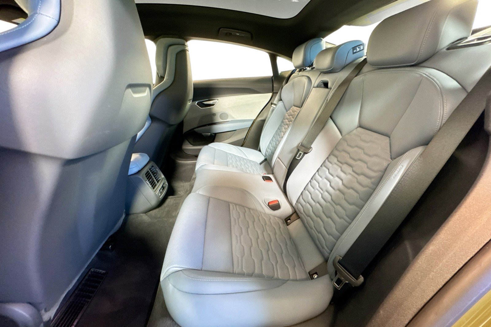 Used 2022 Audi e-tron GT Prestige w/ Prestige Package image 22