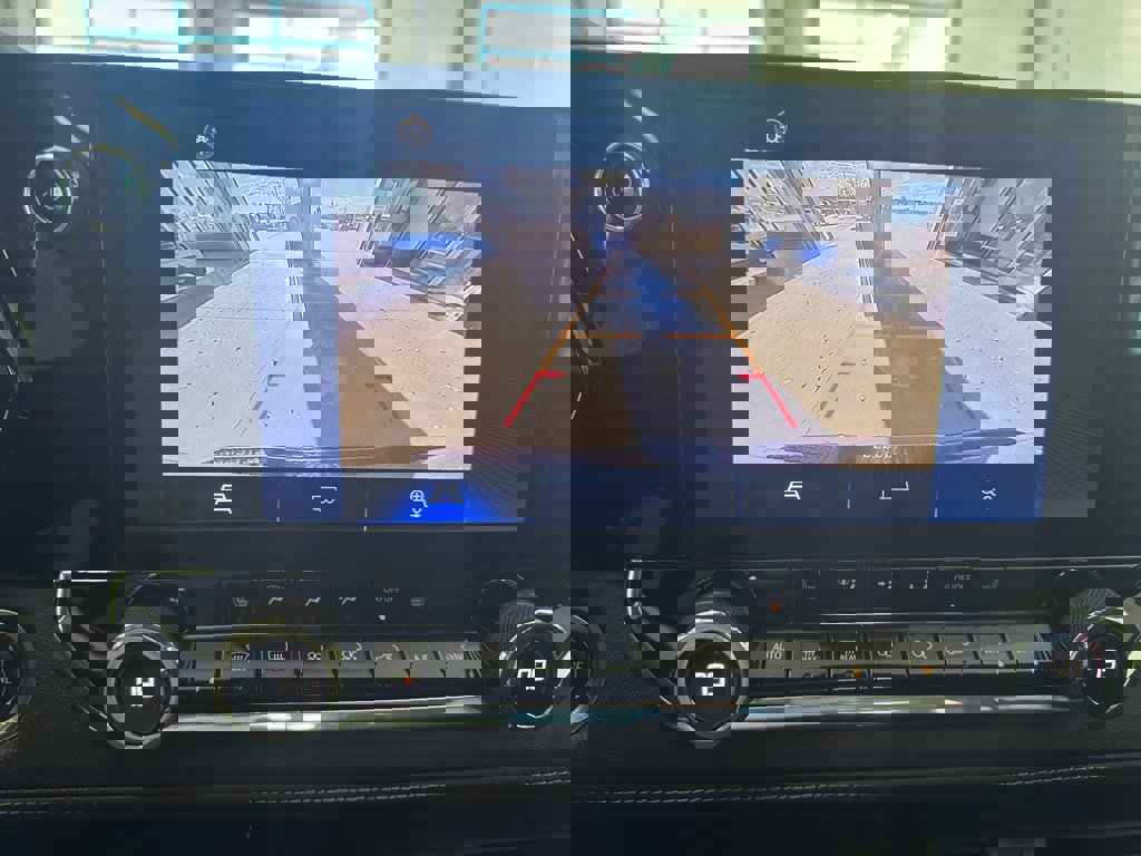 Used 2023 Chevrolet Colorado LT w/ LT Convenience Package III image 18