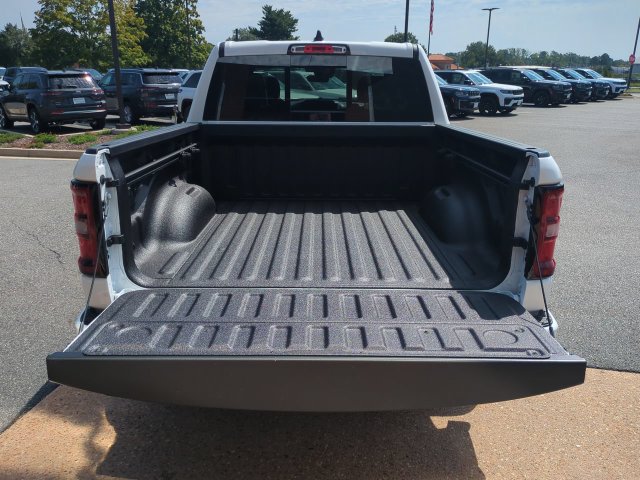 New 2027 RAM 1500 Express AWD/4WD image 13