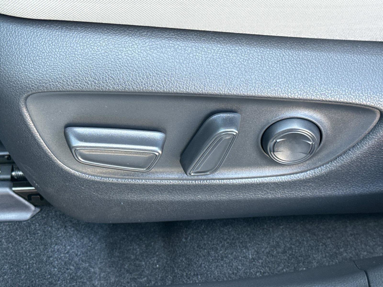 Used 2023 Toyota RAV4 XLE w/ Convenience Package image 17