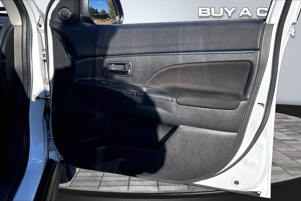 Used 2025 Mitsubishi Outlander Sport LE AWD/4WD image 23