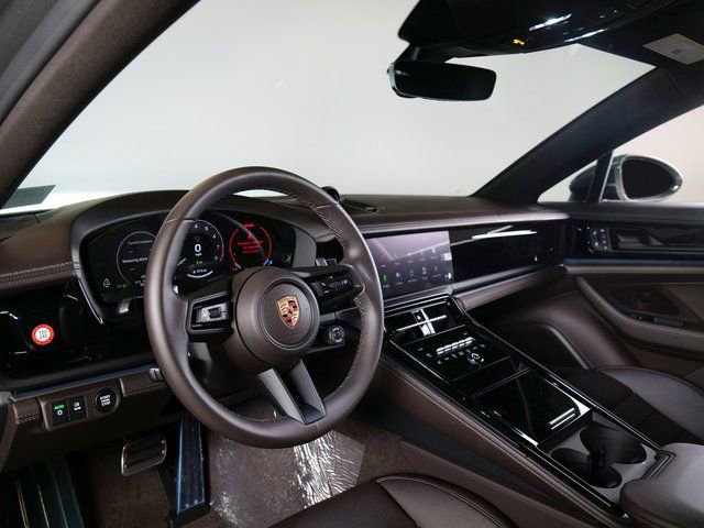 New 2025 Porsche Panamera 4 image 4