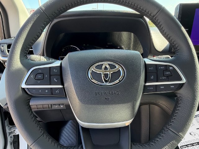 New 2026 Toyota Sienna XLE FWD image 12
