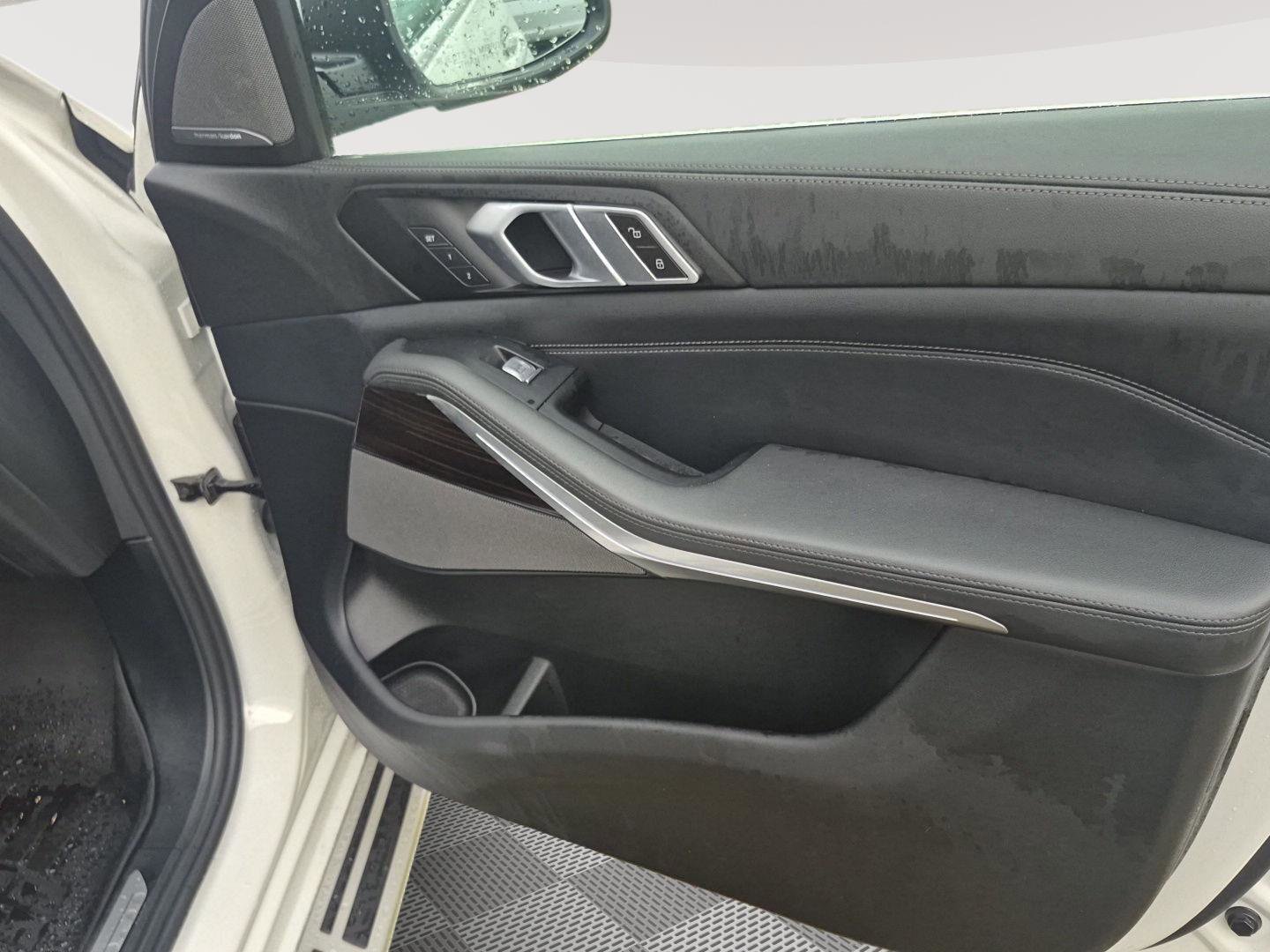 Used 2024 BMW X7 xDrive40i image 43