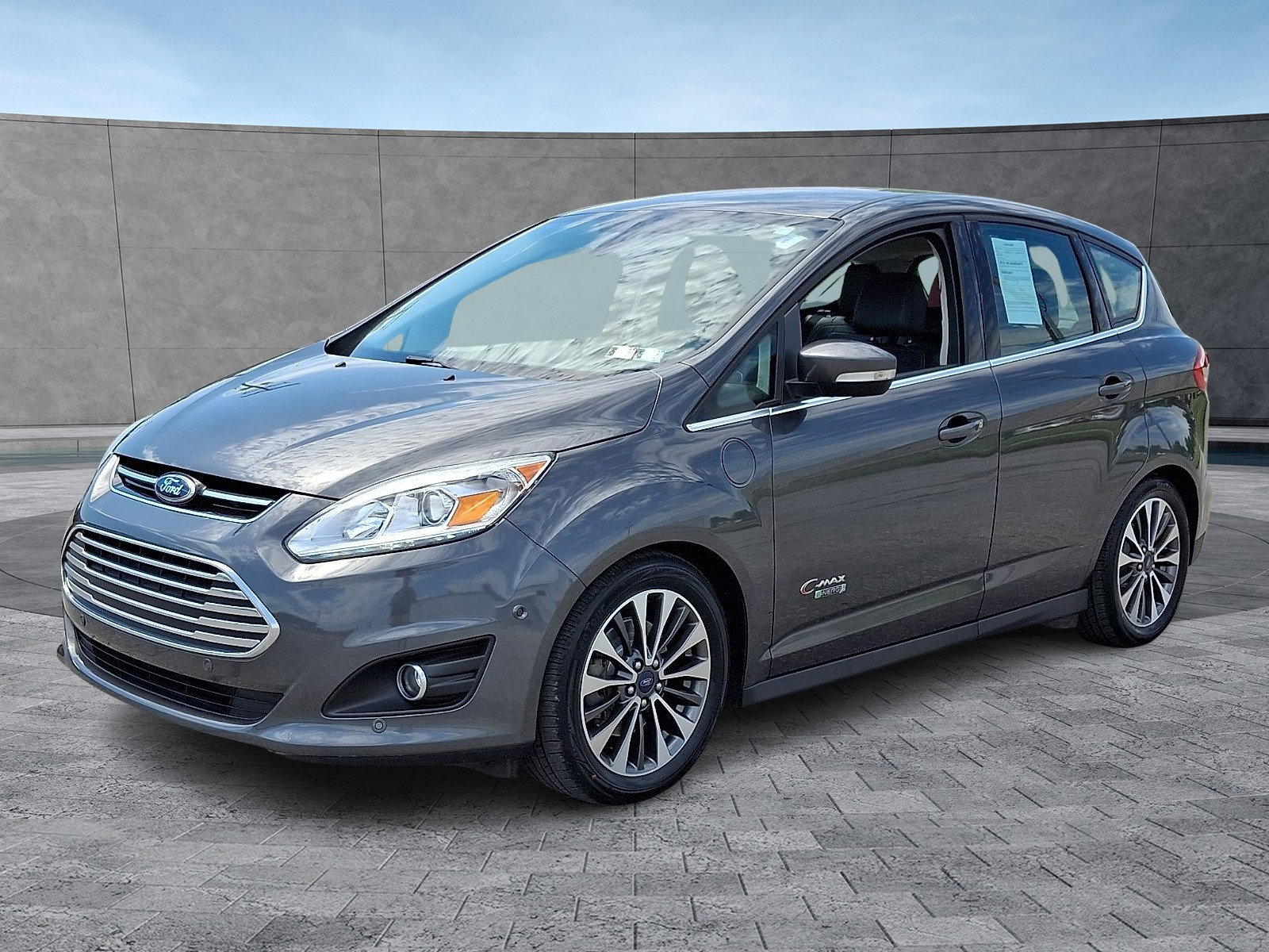 Used 2017 Ford C-MAX Energi Titanium w/ Equipment Group 501A FWD image 3
