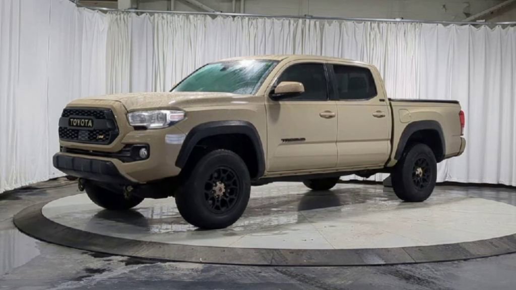Used 2019 Toyota Tacoma SR5 image 5