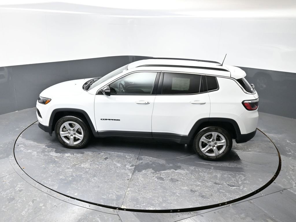 Used 2024 Jeep Compass Latitude image 44