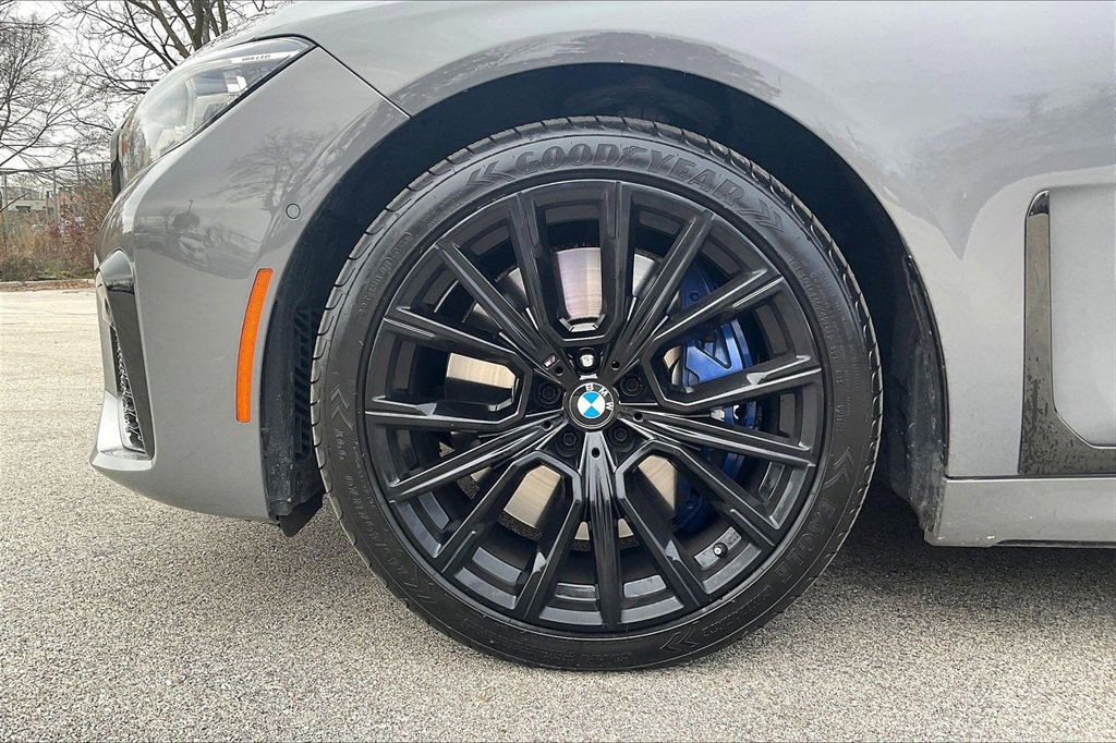 Used 2022 BMW 750i xDrive w/ Executive Package image 9