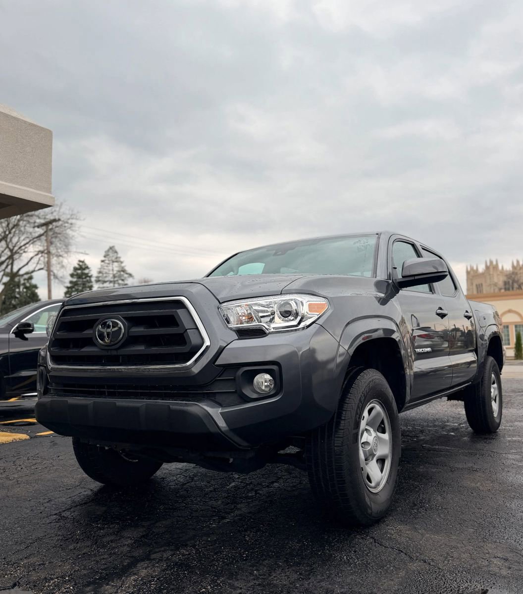 Used 2023 Toyota Tacoma SR5 RWD image 1
