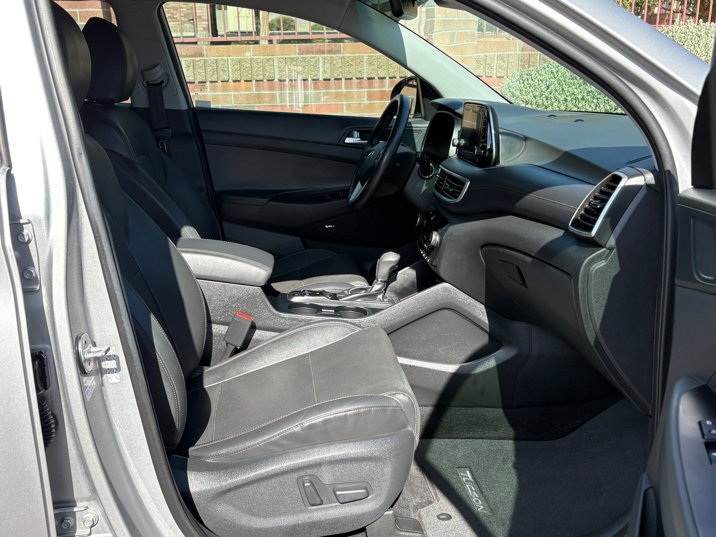 Used 2020 Hyundai Tucson Ultimate w/ Cargo Package FWD image 11