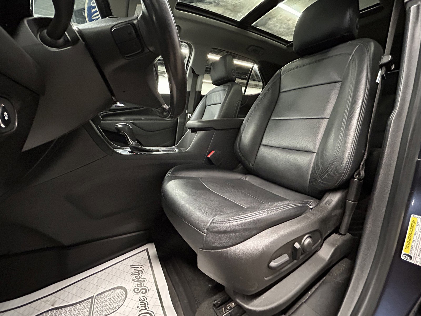 Used 2018 Chevrolet Equinox LT w/ Sun & Infotainment Package image 11