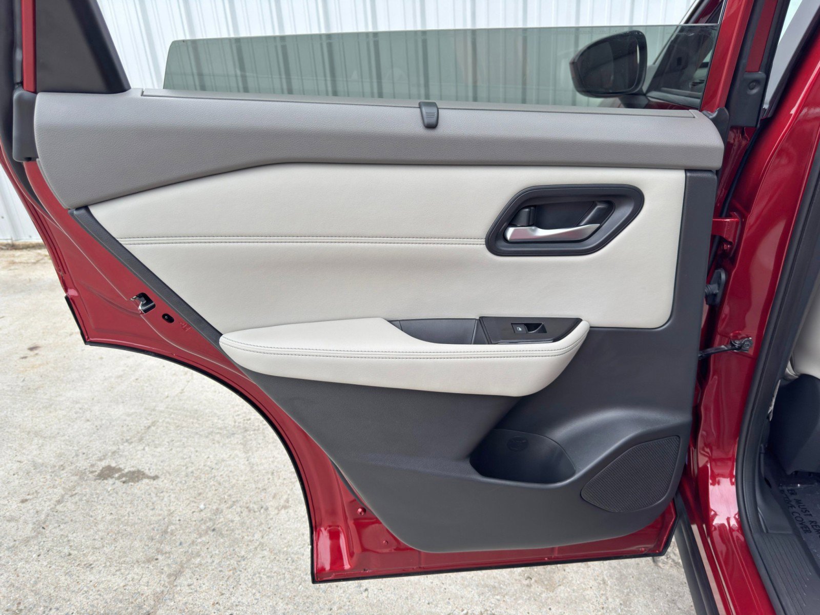 Used 2024 Nissan Rogue SV w/ SV Premium Package image 37