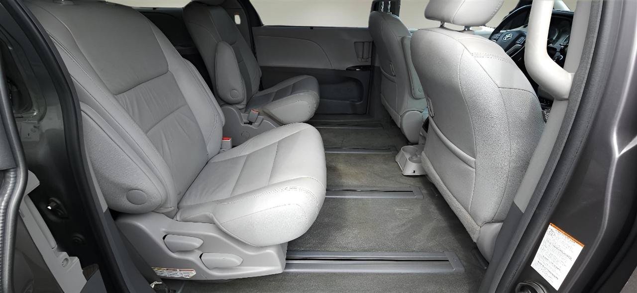 Used 2017 Toyota Sienna XLE w/ XLE Navigation Package AWD/4WD image 29