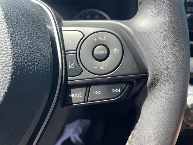 Used 2022 Toyota RAV4 SE image 23