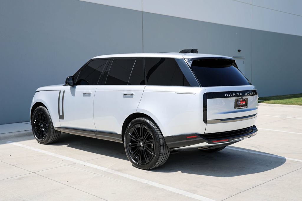 Used 2025 Land Rover Range Rover SE AWD/4WD image 5