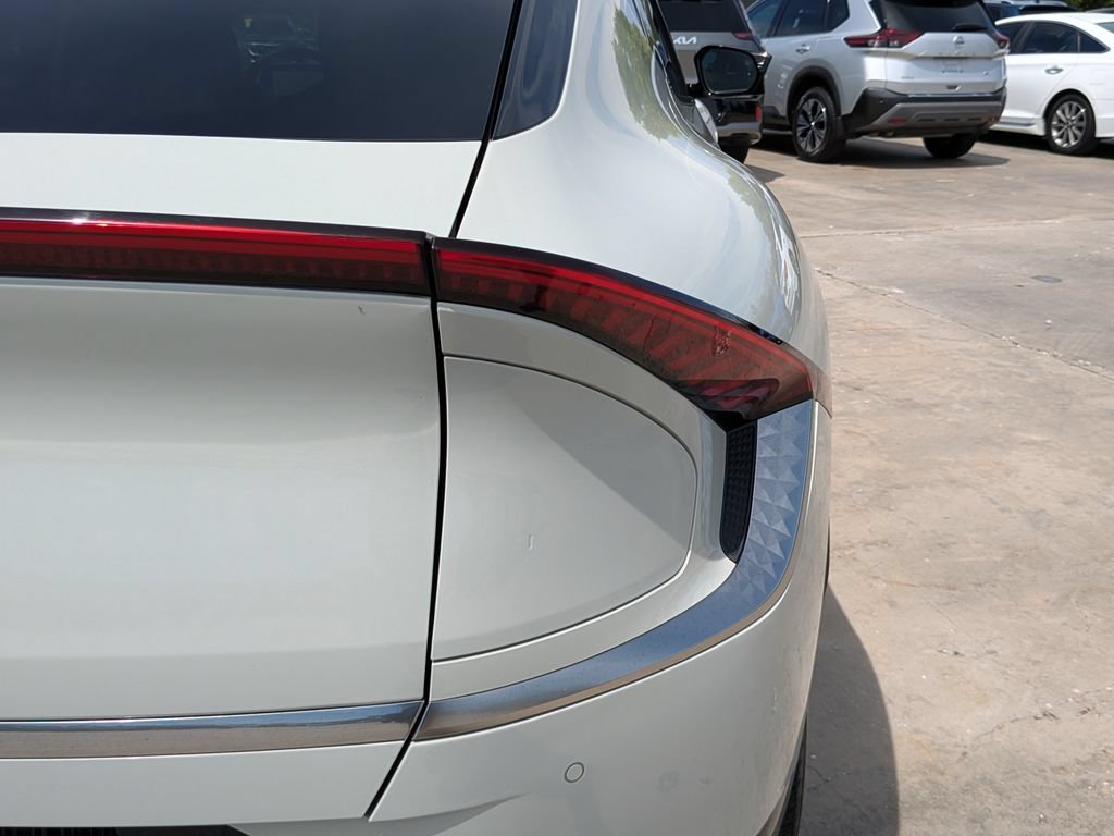 Certified 2024 Kia EV6 Wind w/ Wind Technology Package RWD image 11