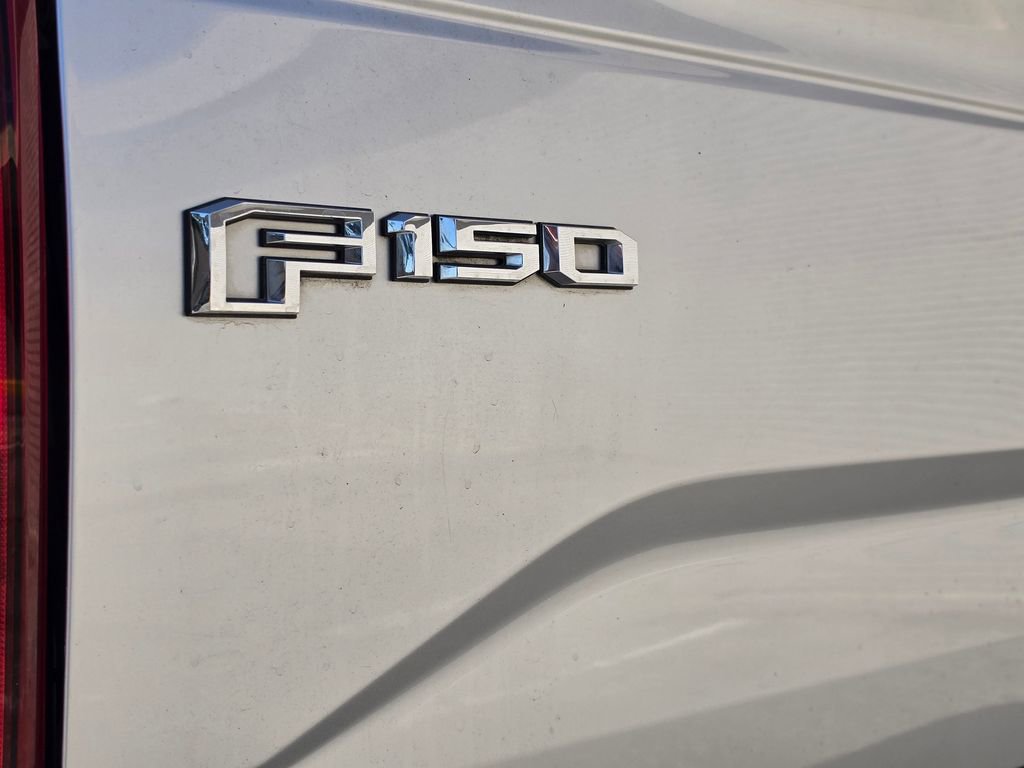 Used 2015 Ford F150 Lariat w/ Equipment Group 502A Luxury AWD/4WD image 15