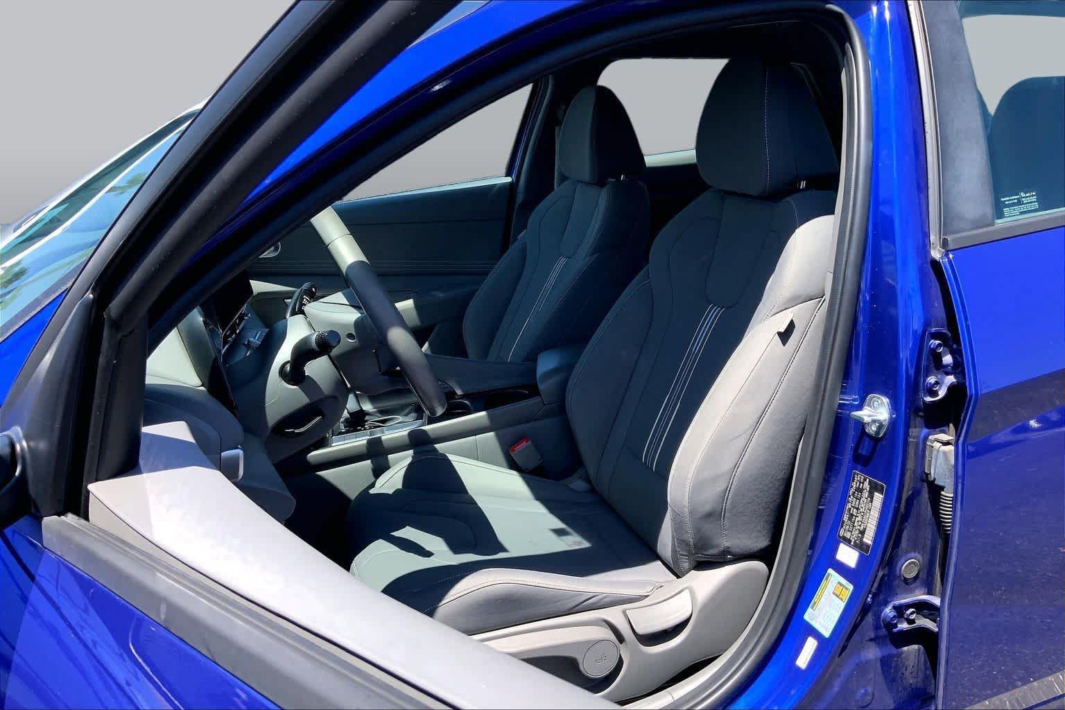 Used 2023 Hyundai Elantra SEL w/ Convenience Package FWD image 7