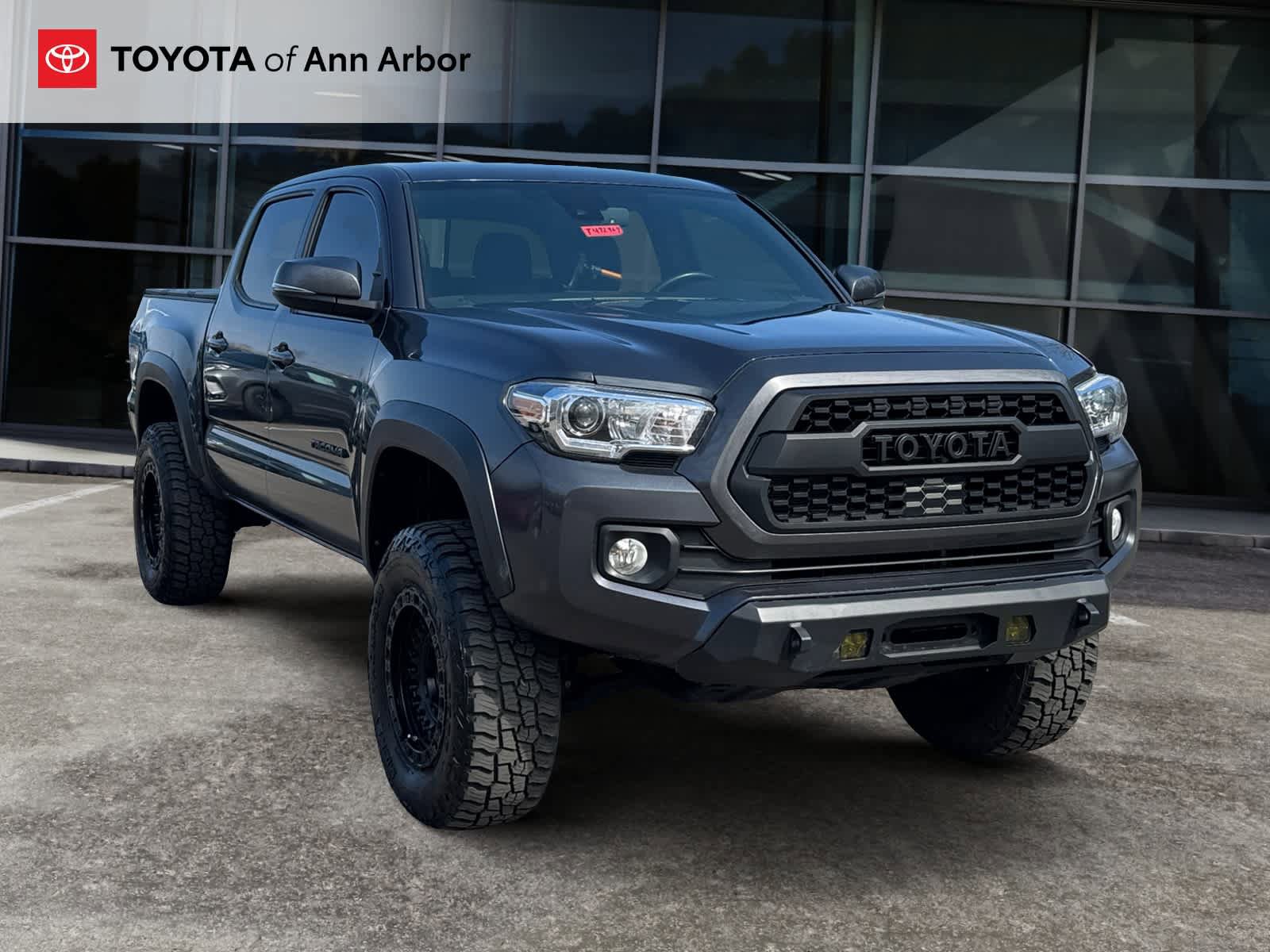 Used 2022 Toyota Tacoma TRD Off-Road AWD/4WD image 1