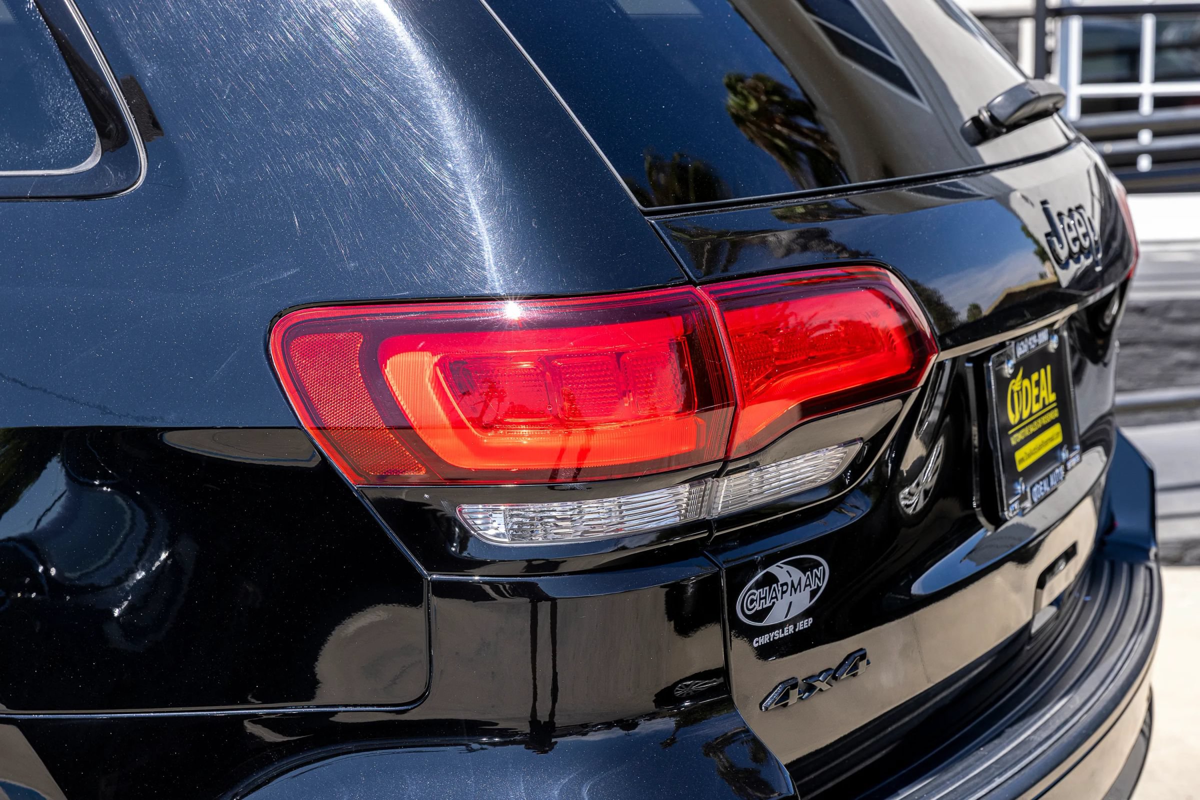 Used 2020 Jeep Grand Cherokee Altitude AWD/4WD image 11