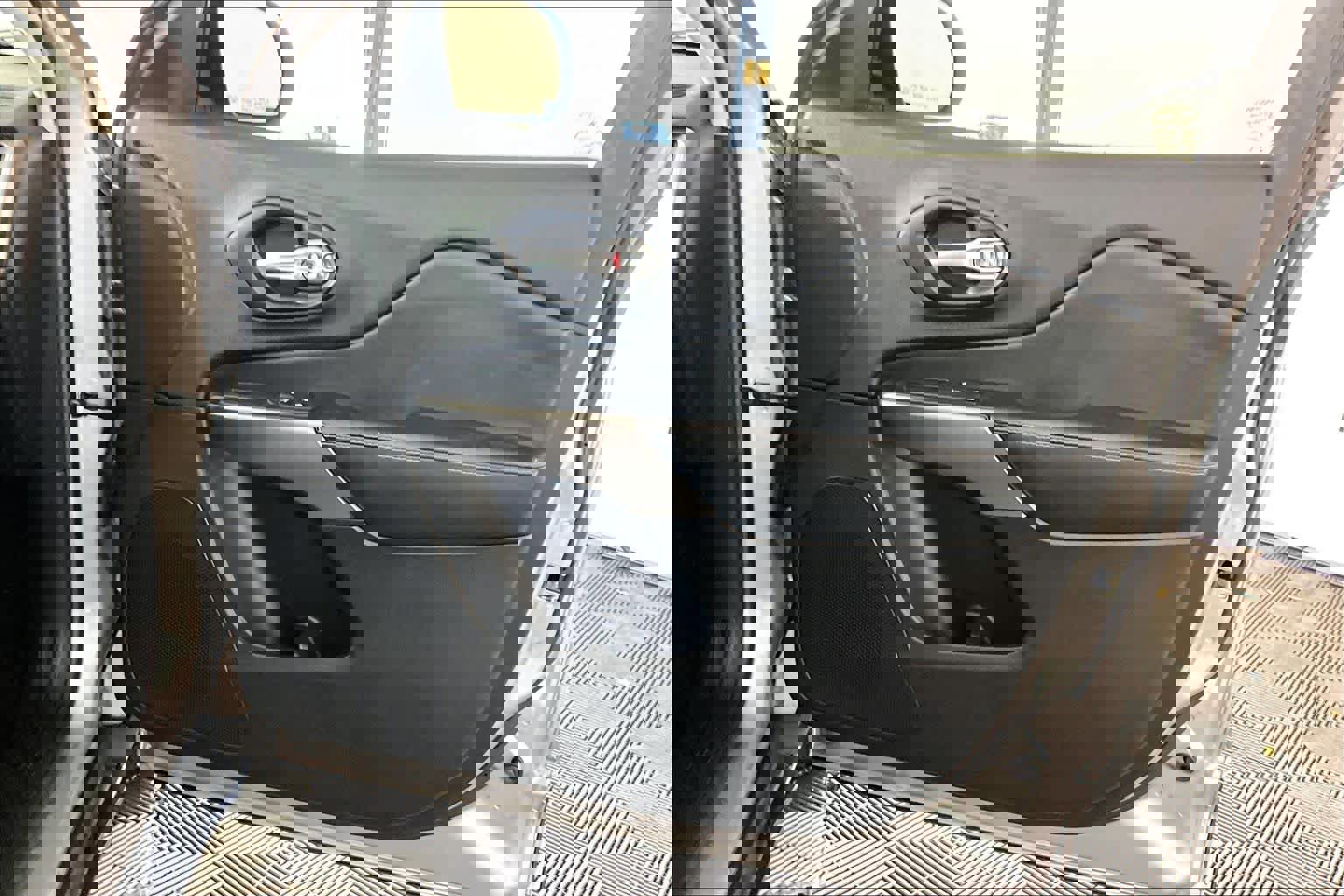 Used 2021 Jeep Cherokee Latitude Plus image 22