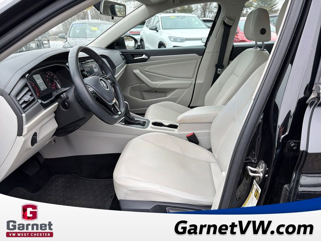 Used 2020 Volkswagen Jetta SE w/ SE Cold Weather Package image 9