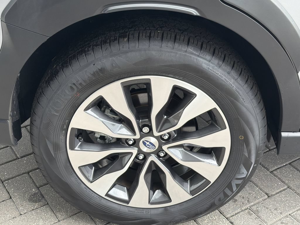 Certified 2025 Subaru Outback Limited AWD/4WD image 10