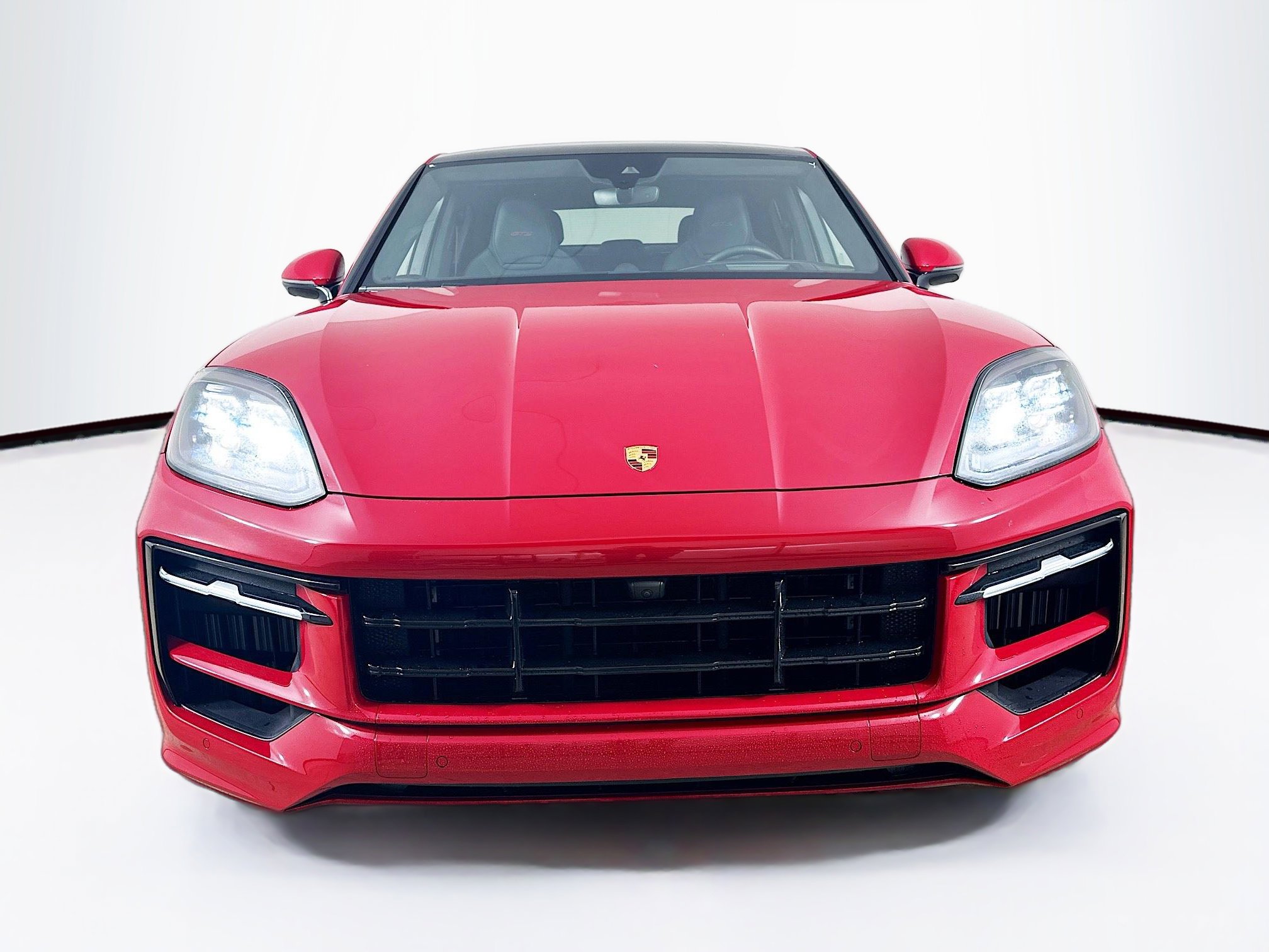 Used 2025 Porsche Cayenne GTS image 2