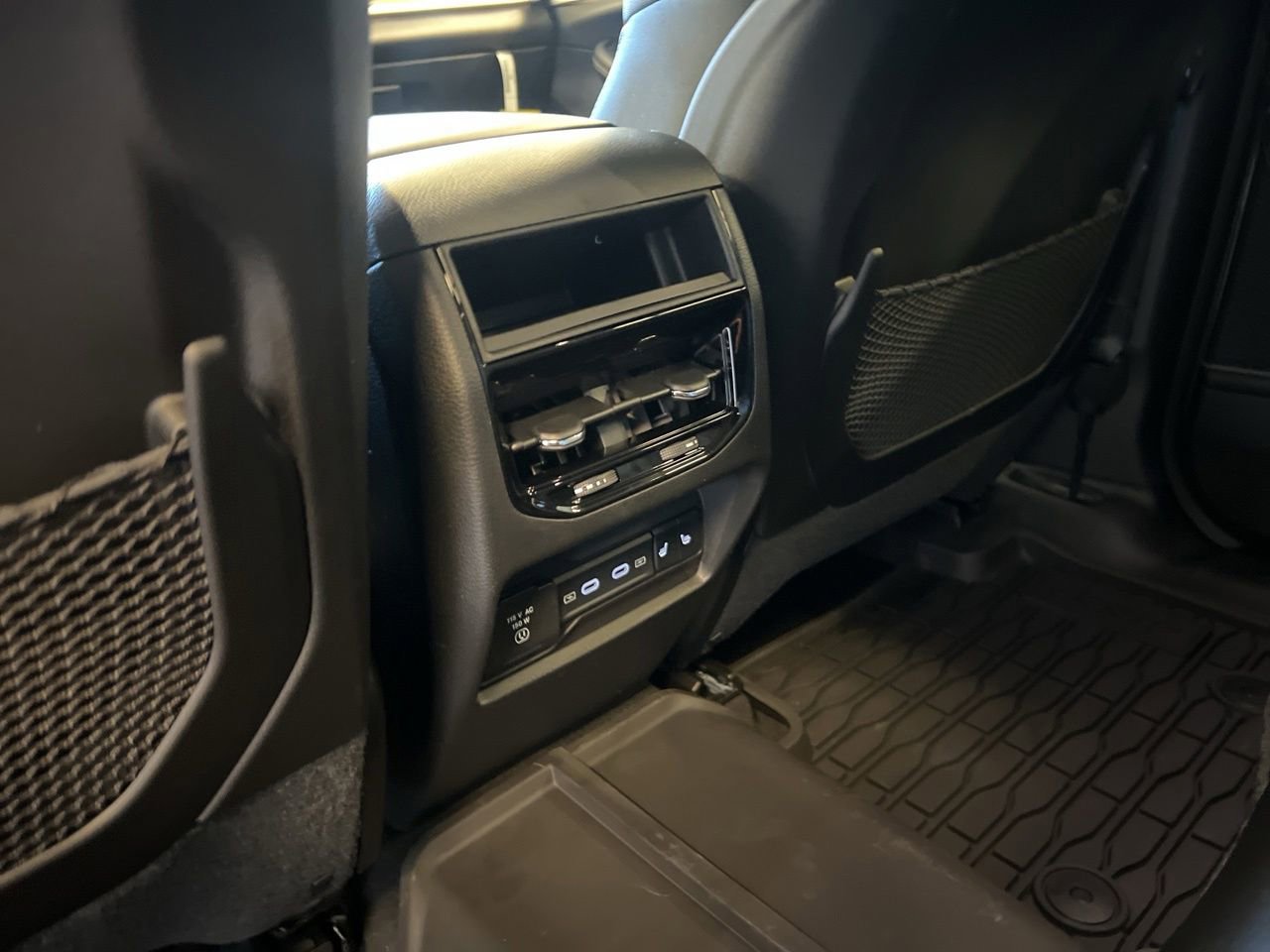 New 2026 Jeep Grand Cherokee Limited w/ Limited Altitude Package AWD/4WD image 14