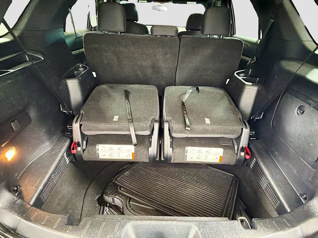 Used 2016 Ford Explorer XLT AWD/4WD image 25
