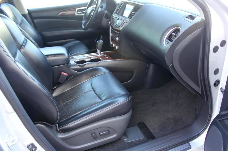 Used 2018 Nissan Pathfinder Platinum w/ Cargo Package FWD image 26