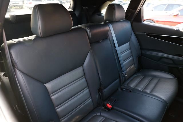 Used 2017 Kia Sorento SX image 17