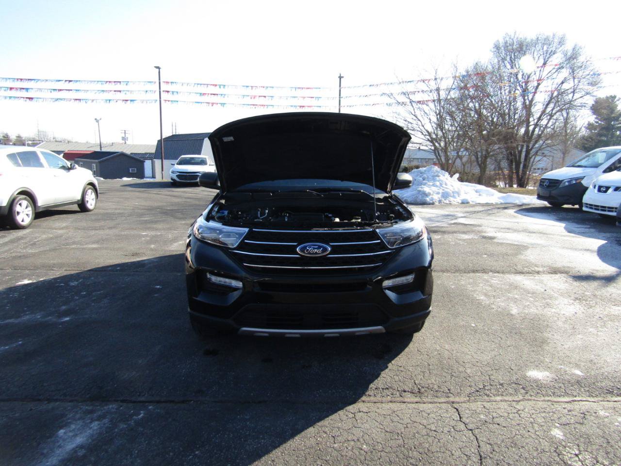 Used 2022 Ford Explorer XLT w/ Equipment Group 202A AWD/4WD image 33