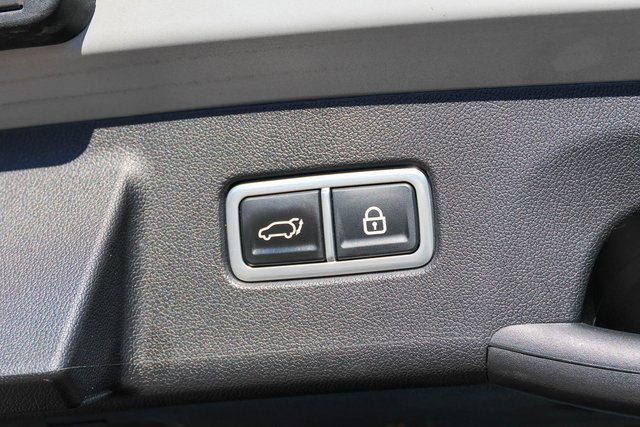 Used 2022 Kia Sorento EX w/ Panoramic Sunroof Package image 9