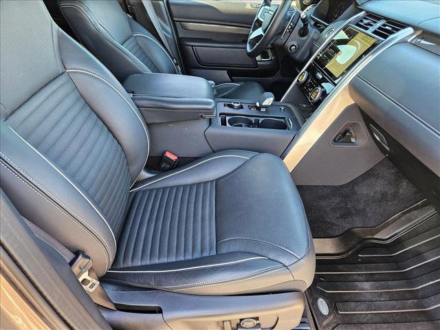 Used 2024 Land Rover Discovery Metropolitan Edition image 22