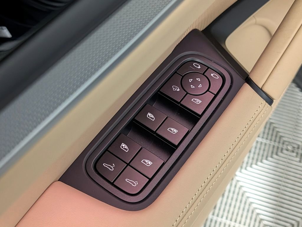 New 2026 Porsche Cayenne Coupe image 29