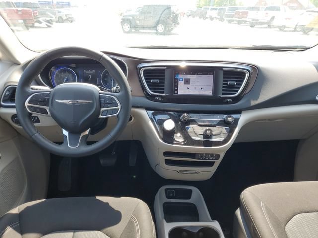 Used 2023 Chrysler Voyager LX FWD image 30