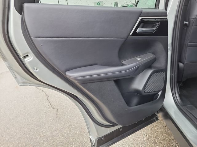 Used 2024 Mitsubishi Outlander SE image 12