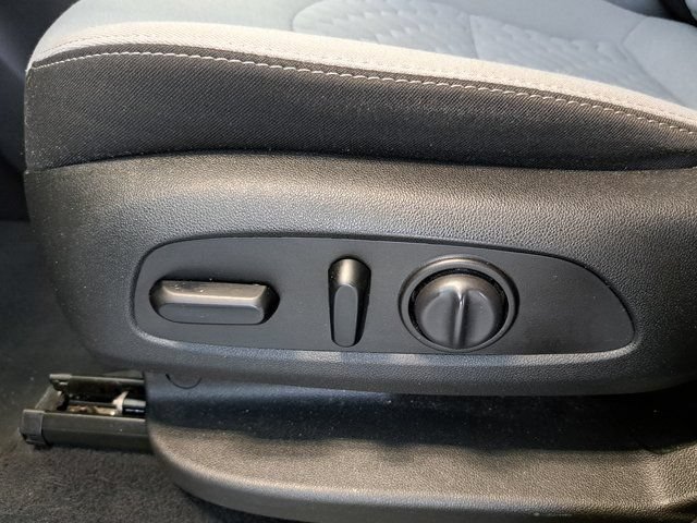 Used 2020 Chevrolet Equinox LS w/ LS Convenience Package FWD image 23