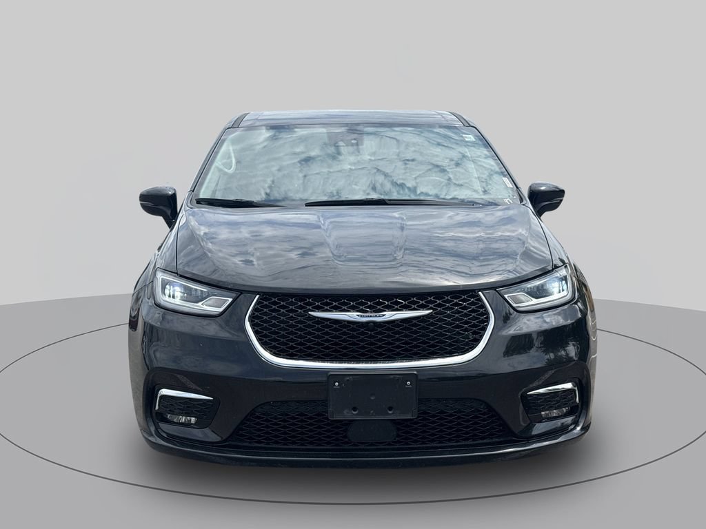 Used 2024 Chrysler Pacifica Touring-L FWD image 8