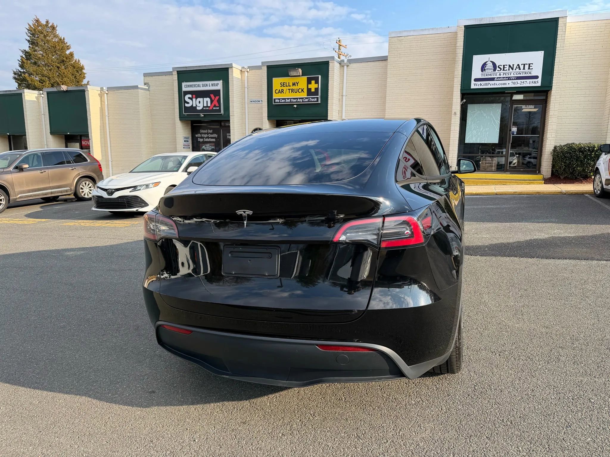 Used 2025 Tesla Model Y Long Range image 7