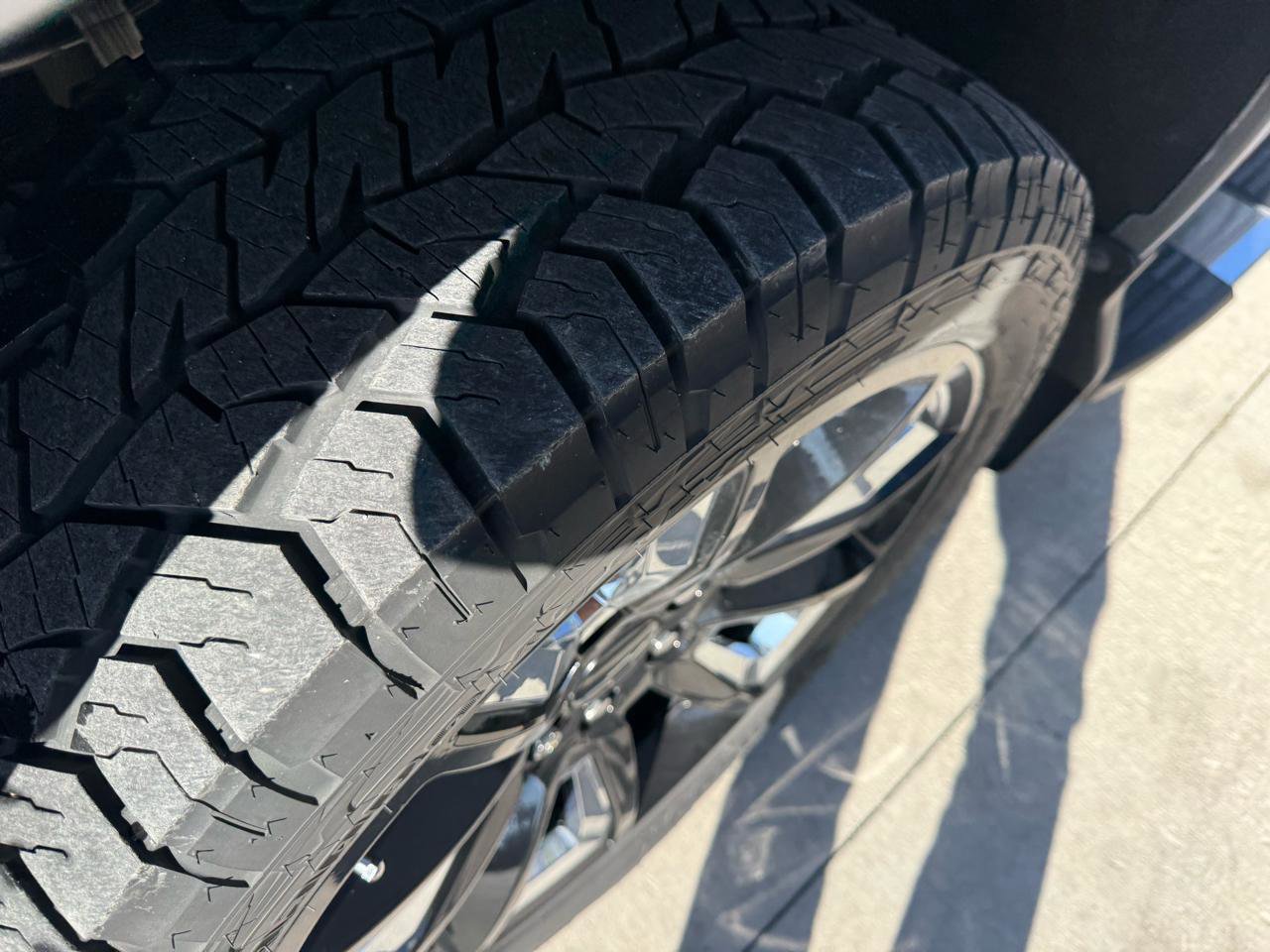 Used 2021 Chevrolet Silverado 1500 High Country w/ LPO, Dark Essentials Package image 8