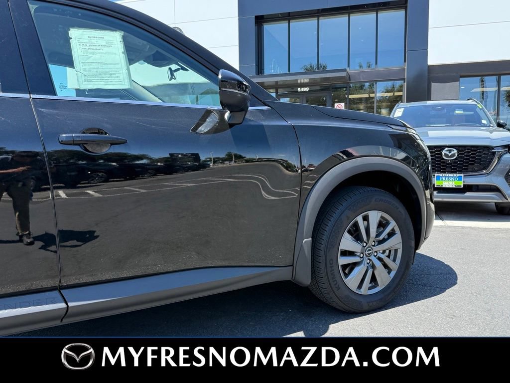 Used 2022 Nissan Pathfinder SV FWD image 13