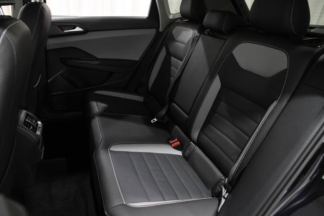 Used 2023 Volkswagen Taos SEL image 19