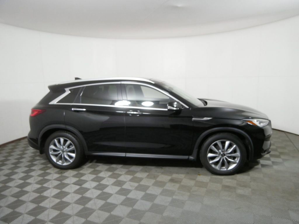 Used 2022 INFINITI QX50 Luxe image 2