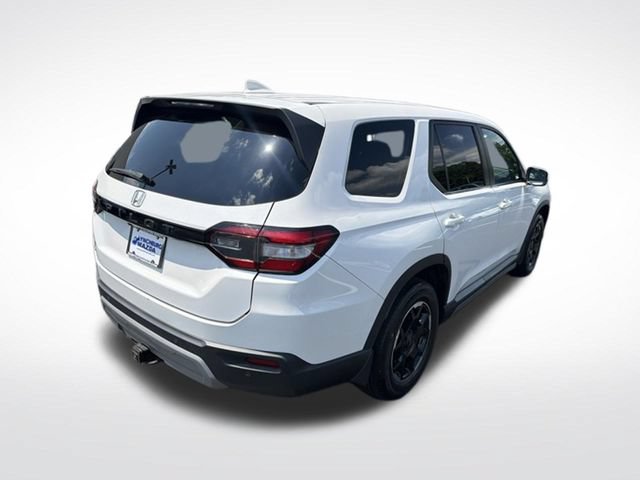 Used 2025 Honda Pilot EX-L image 9