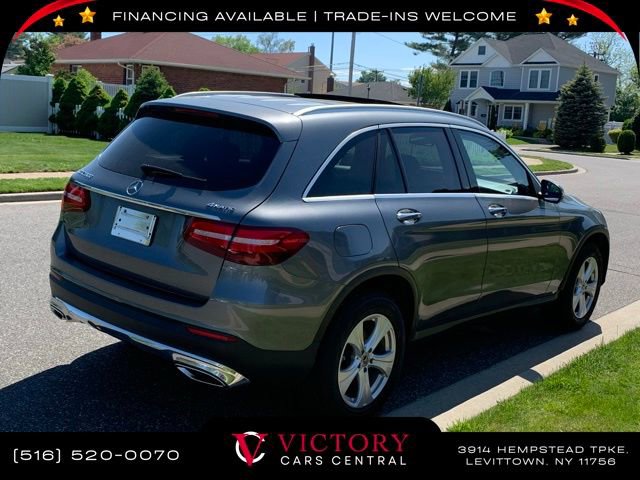 Used 2018 Mercedes-Benz GLC 300 4MATIC w/ Premium Package image 4