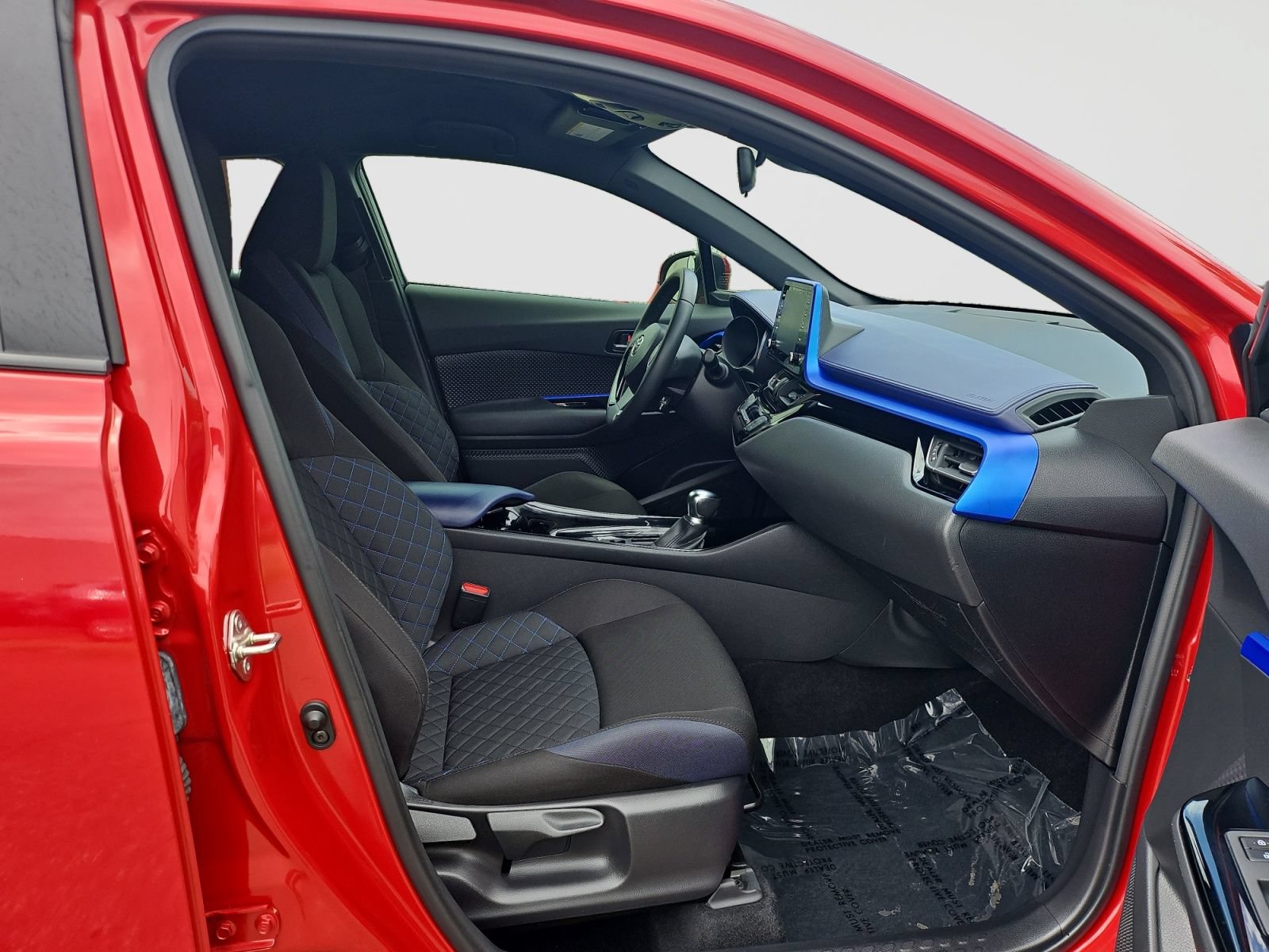 Used 2021 Toyota C-HR XLE FWD image 11