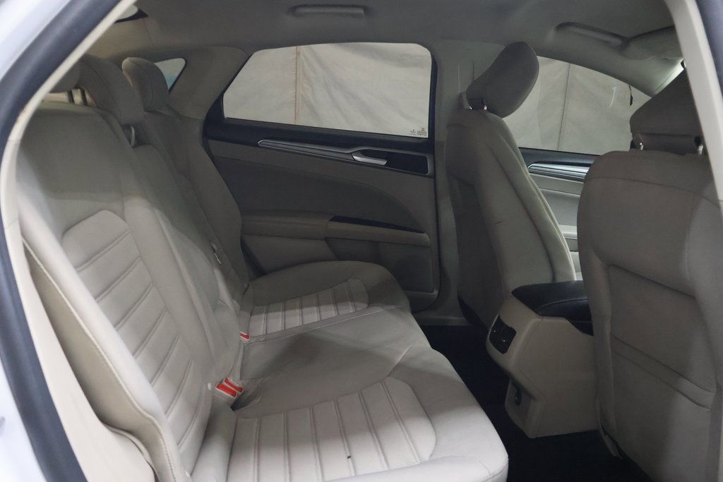 Used 2020 Ford Fusion SE image 13