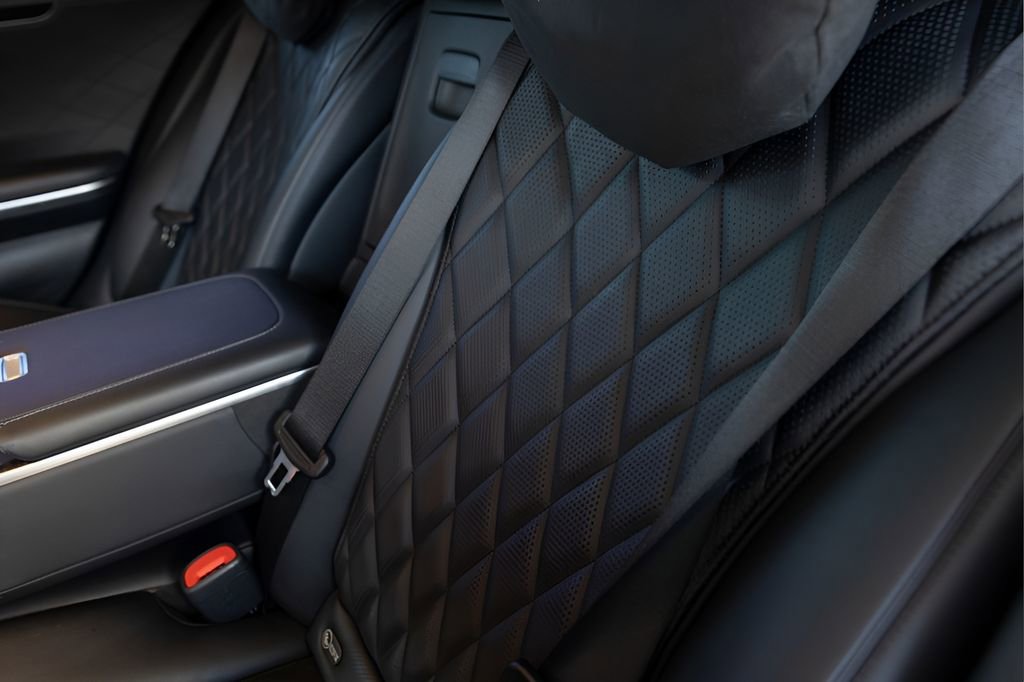 Used 2022 Mercedes-Benz S 580 4MATIC Sedan w/ AMG Line Package image 62